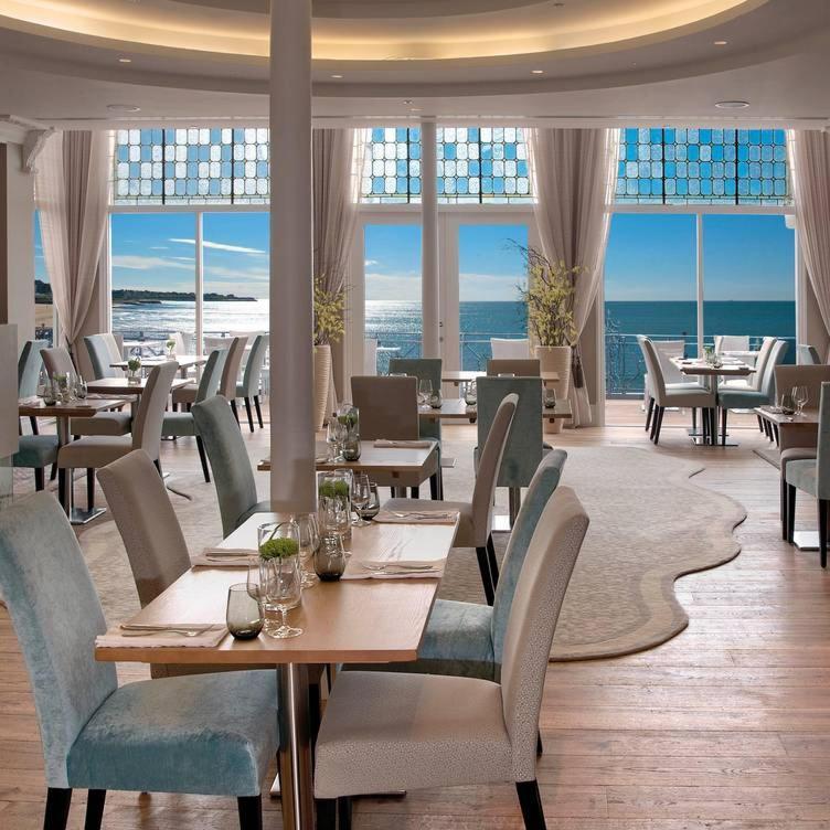 Cosy Coach House Garden Apartment By The Sea, Own Entrance Door, Garden Terrace With Exclusive Rear Door Access & Free Reserved Parking Space Only 2 Mtrs From Your Apt Door! Early Checkin From 3Pm And Late Check Out Till 11Am Available! Бродстеърс Екстериор снимка